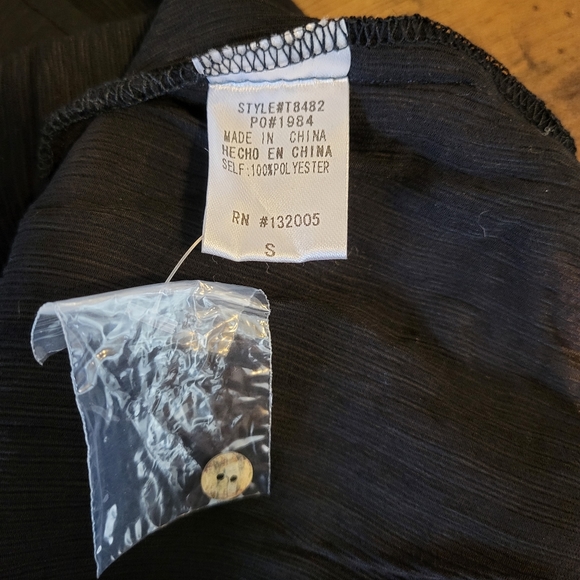 NWOT Shop The Trends Floral Top - Picture 6 of 9